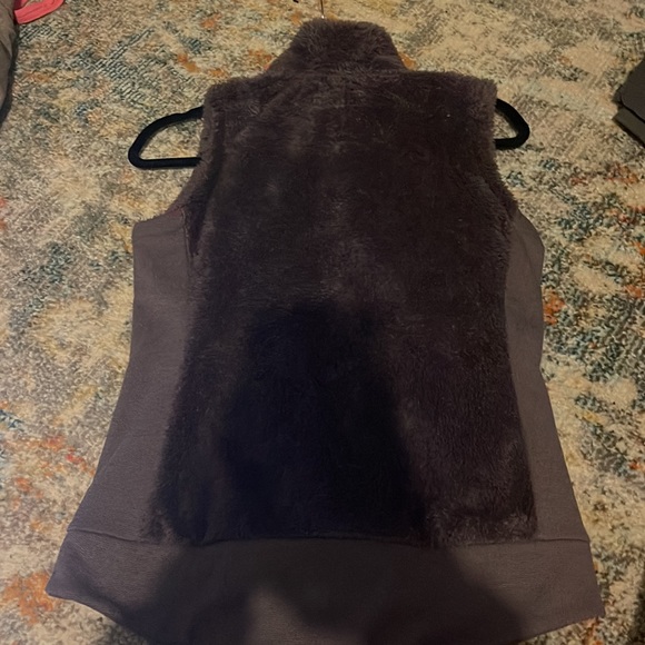 XS North Face Fuzzy Vest - Grey/Purple - Picture 2 of 2